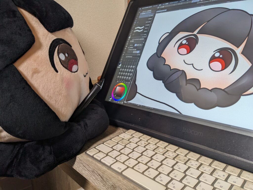 液晶タブレットとぬいぐるみのお饅頭（ぬいまん)